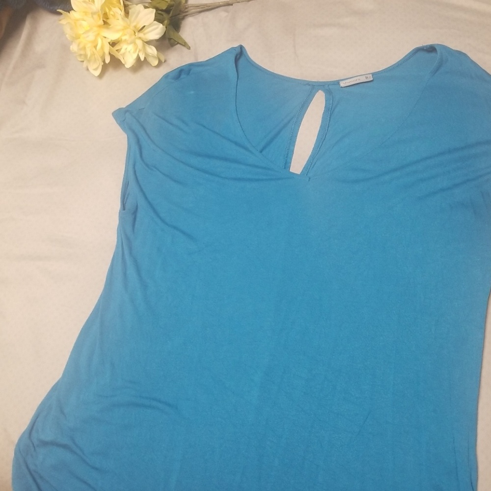 Soft flowy capped sleeve tunic top